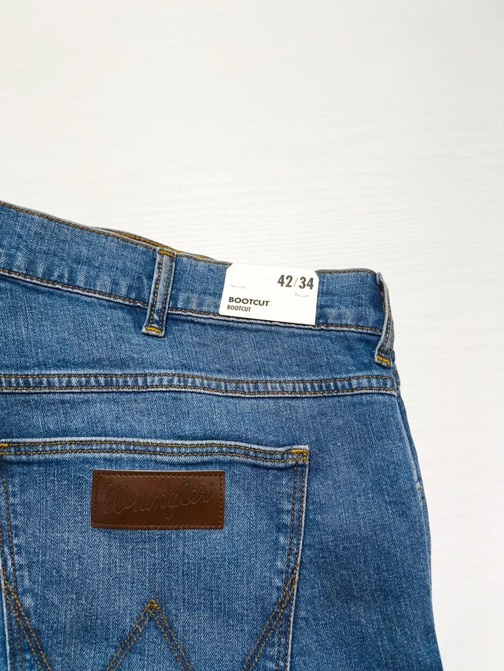 WRANGLER Jeans Uomo NUOVI Chiari Bootcut Taglia 42 W42 / 56 ITA - Imagen 4 de 4