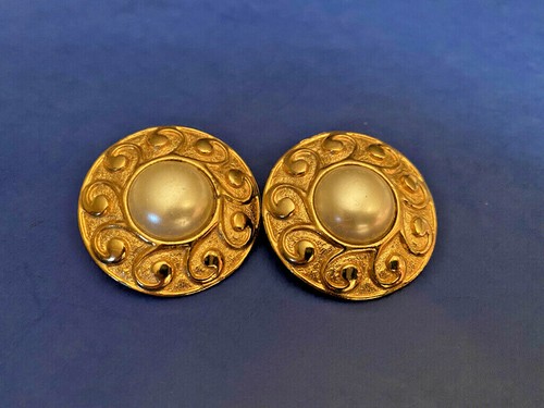 VINTAGE LARGE bold Designer bold EARRINGS Gilded metal with faux pearls MINT WOW - Picture 9 of 10