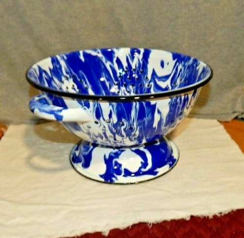 BLUE & WHITE SWIRL ENAMEL WARE COLANDER w Black Trim 2 Handles - Picture 2 of 5