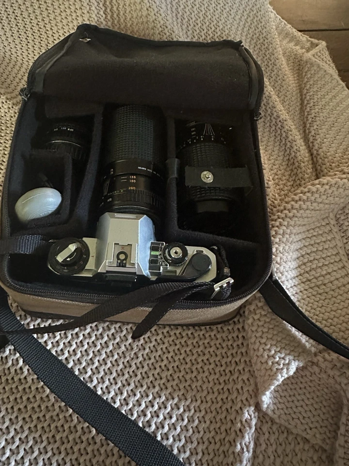 Pentax Super Program with Flash, 3 Lenses, Case, and Bag, Full Set - Image 4 of 4