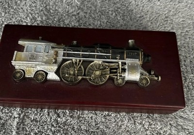 Vtg Handcrafted Cherry Wood Green Velt Lining Metal Train Top Jewelry Box-