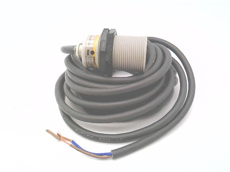 OMRON E2F-X10Y1-53-US / E2FX10Y153US (NEW NO BOX)