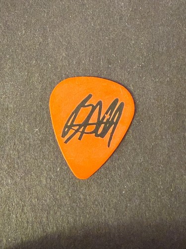 guitar pick collection - Holy Grail. Eli Santana. Signature. Orange. - Picture 2 of 2