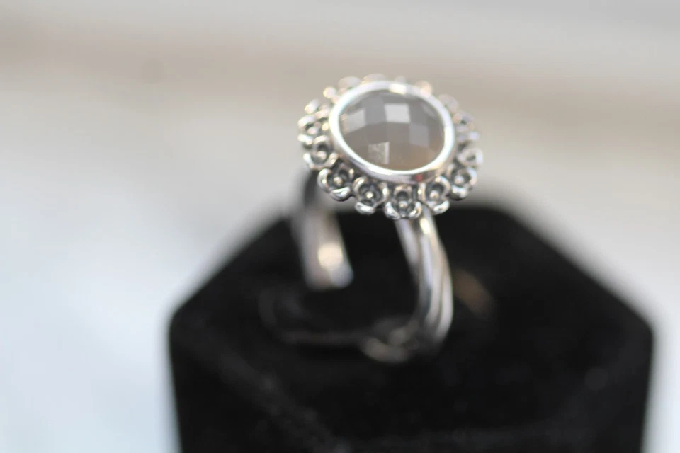 PANDORA | ANILLO PIEDRA LUNAR GRIS ELEGANCIA FLORAL RETIRADO RARO 925 Foto 2 de 4