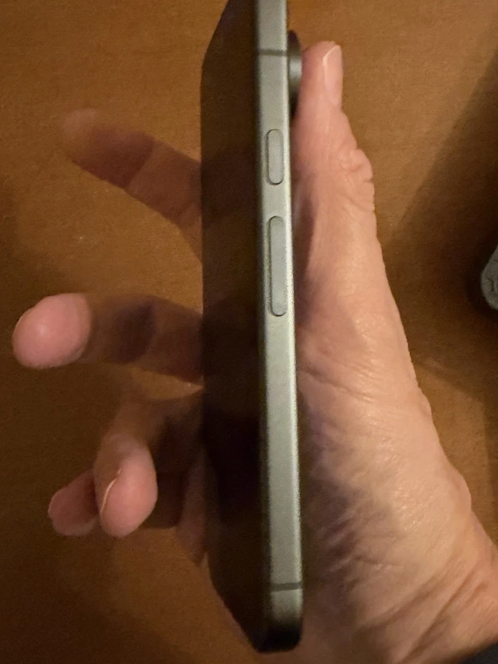 Google Pixel 10 5G 256GB Memoria 12GB Ram Display 6.3" Oled 120Hz 48Mpx Indigo - Immagine 4 di 4