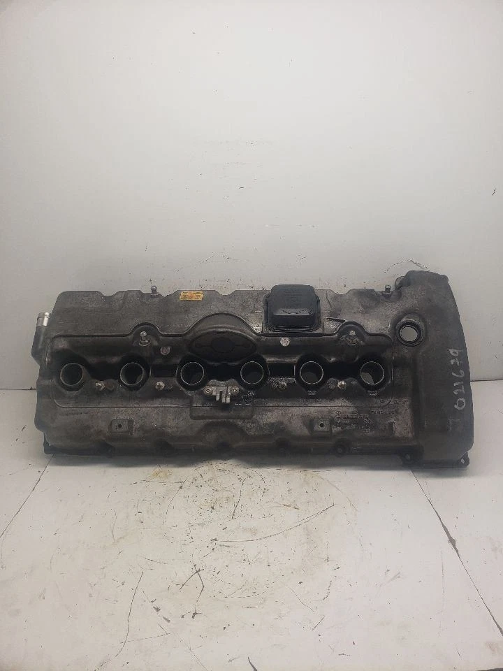 530I      2006 Valve Cover 1357135 - Imagem 2 de 4