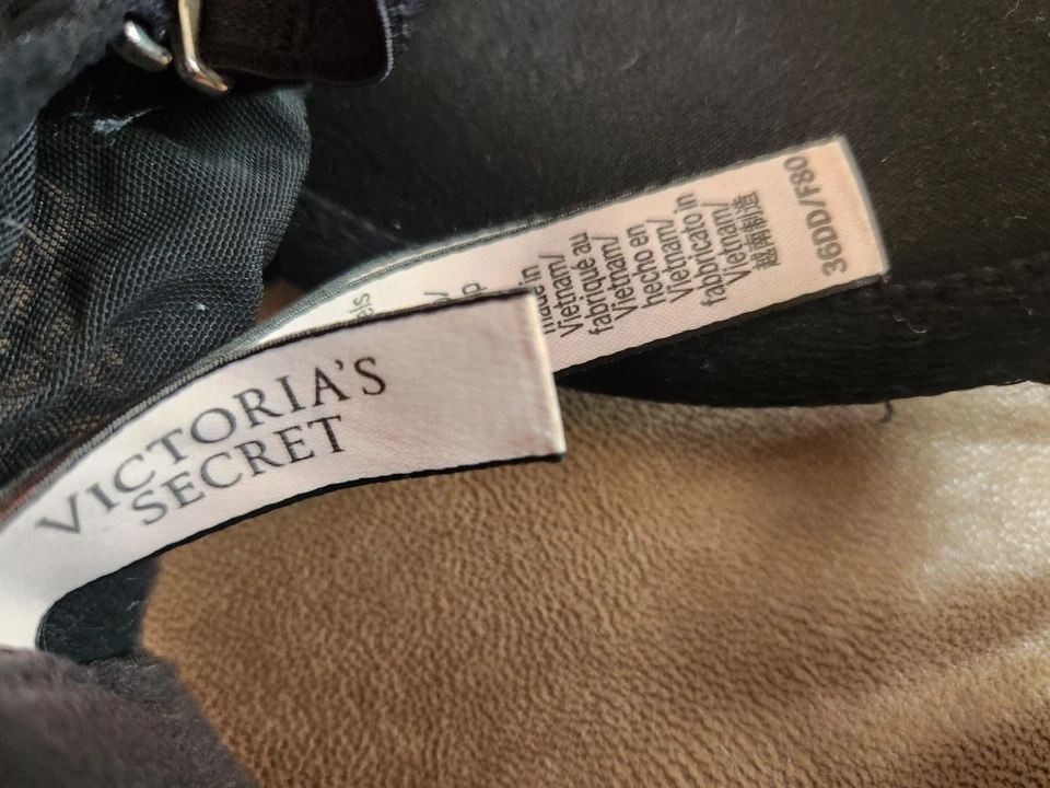 Sujetador push up Victoria's Secret 36DD Dream Angels estrellas negras y plateadas Foto 4 de 4