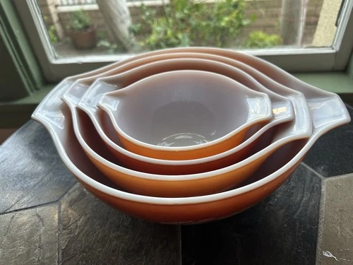 Vintage PYREX Autumn Harvest Wheat Design Set of 4 Nesting Mixing Bowls