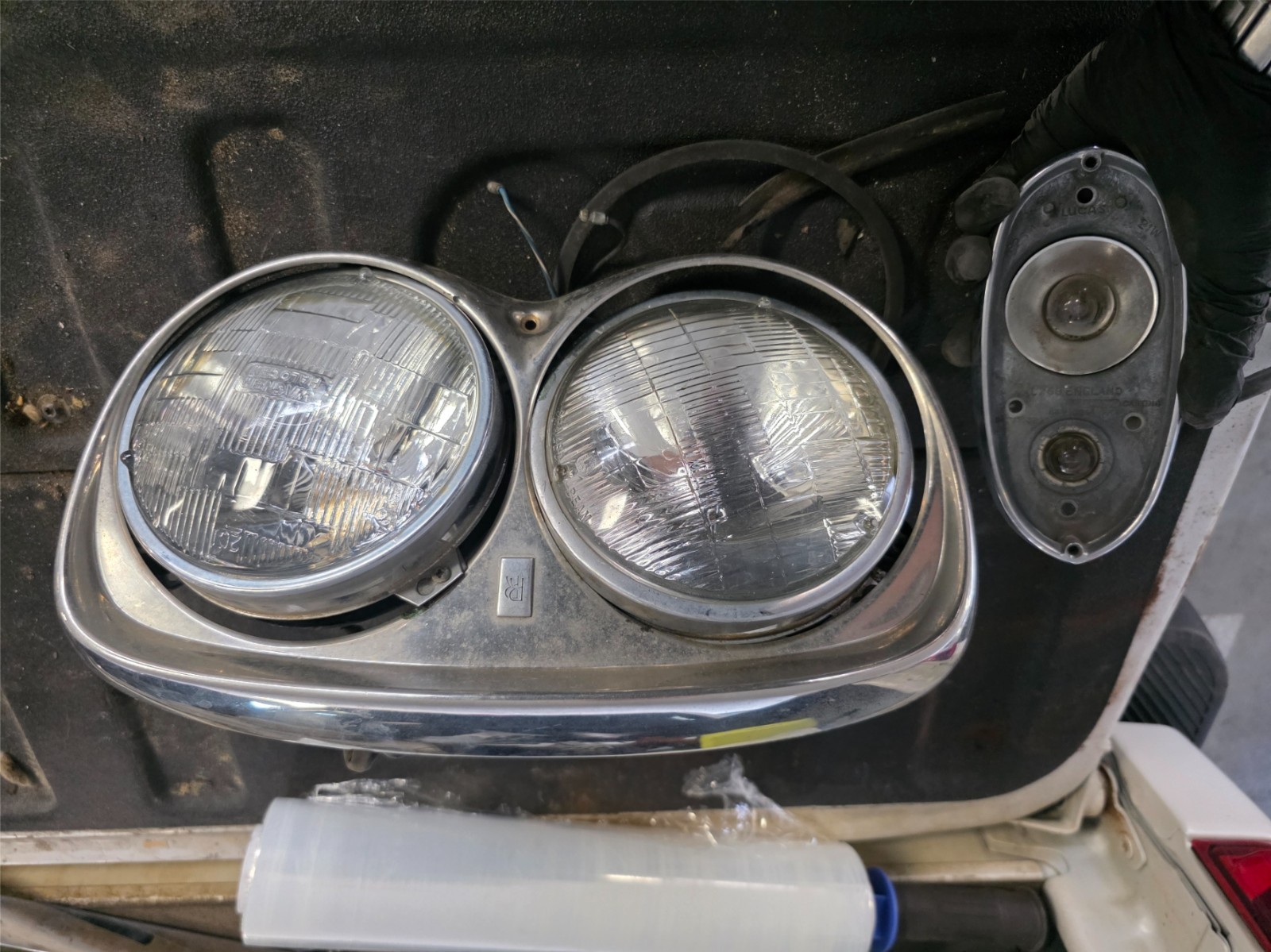78 ROLLS ROYCE BOTH Headlamps Assembly Chrome Trim original