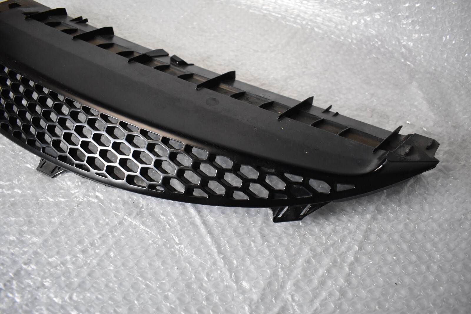 2021 MCLAREN GT RH RIGHT TAIL LIGHT GRILLE SURROUND LOWER TRIM 22AC921GP