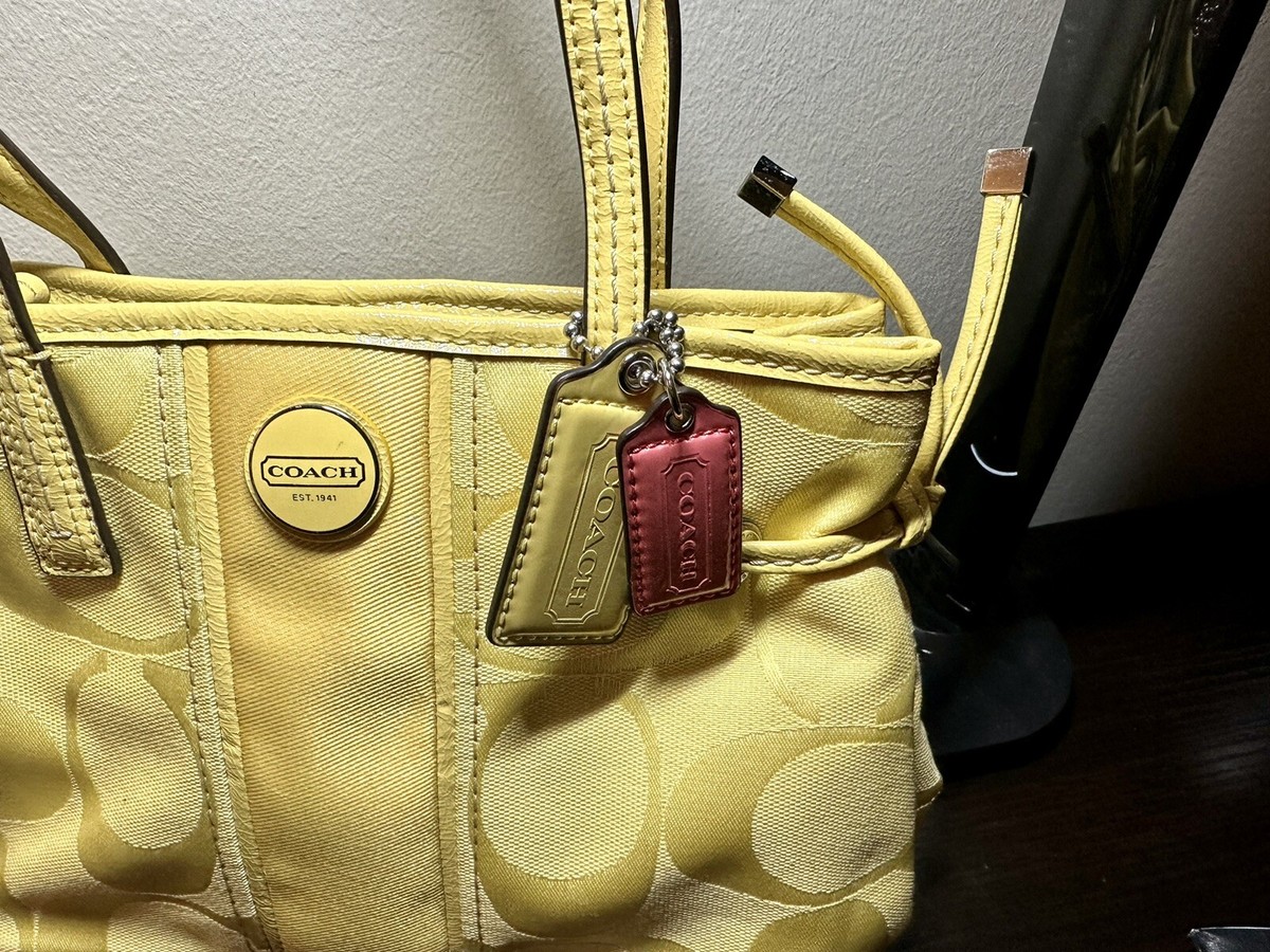COACH Signature Acsessory Pouch Yelloｗ s-l400.jpg
