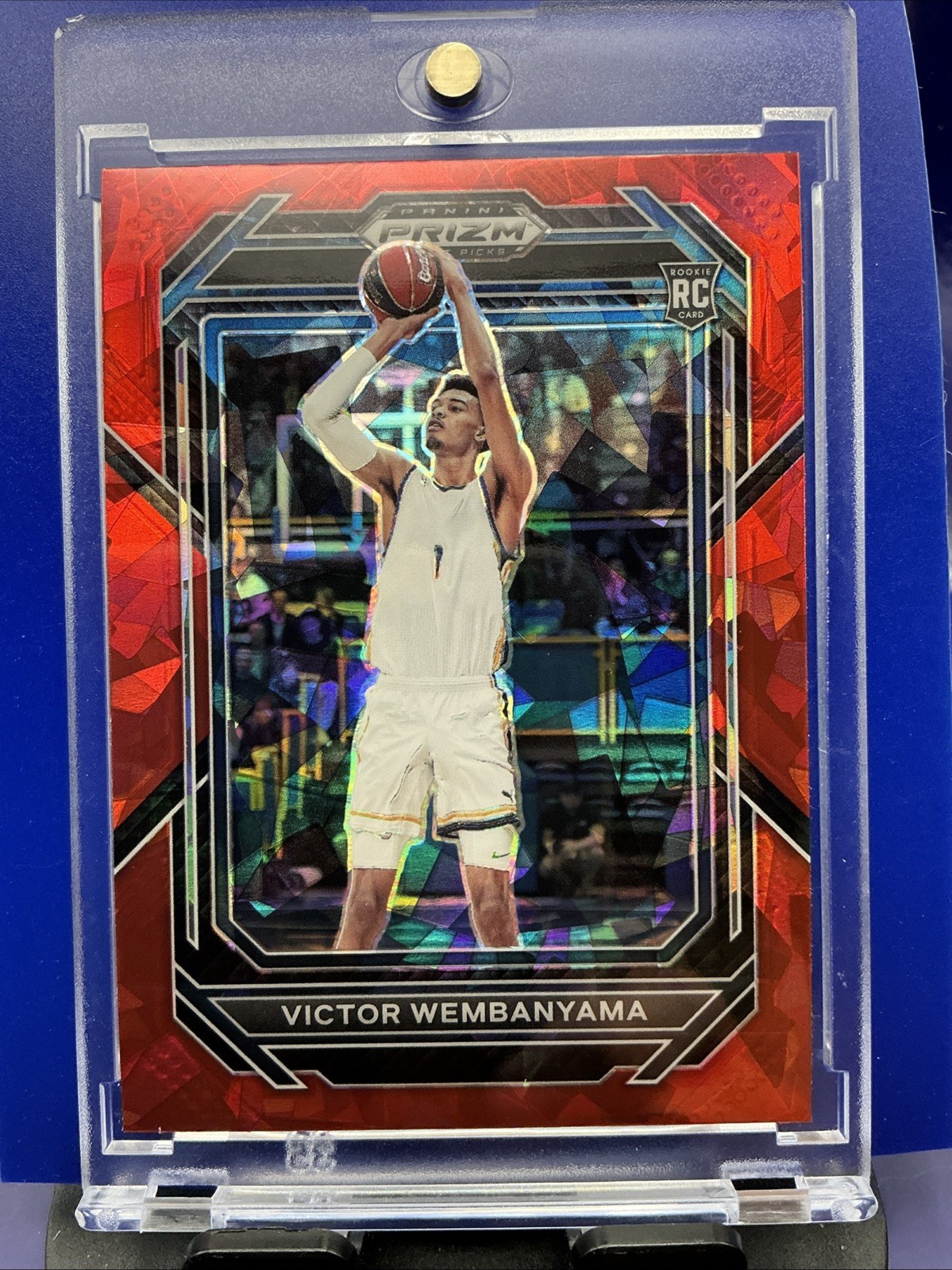 2023 Panini Basketball Prizm Draft Picks Red Cracked Ice Victor Wembanyama #2 RC