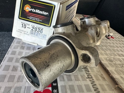 Cardone Rebuilt  1999-2004 Ford Econoline E250 E350 vans master brake cylinder