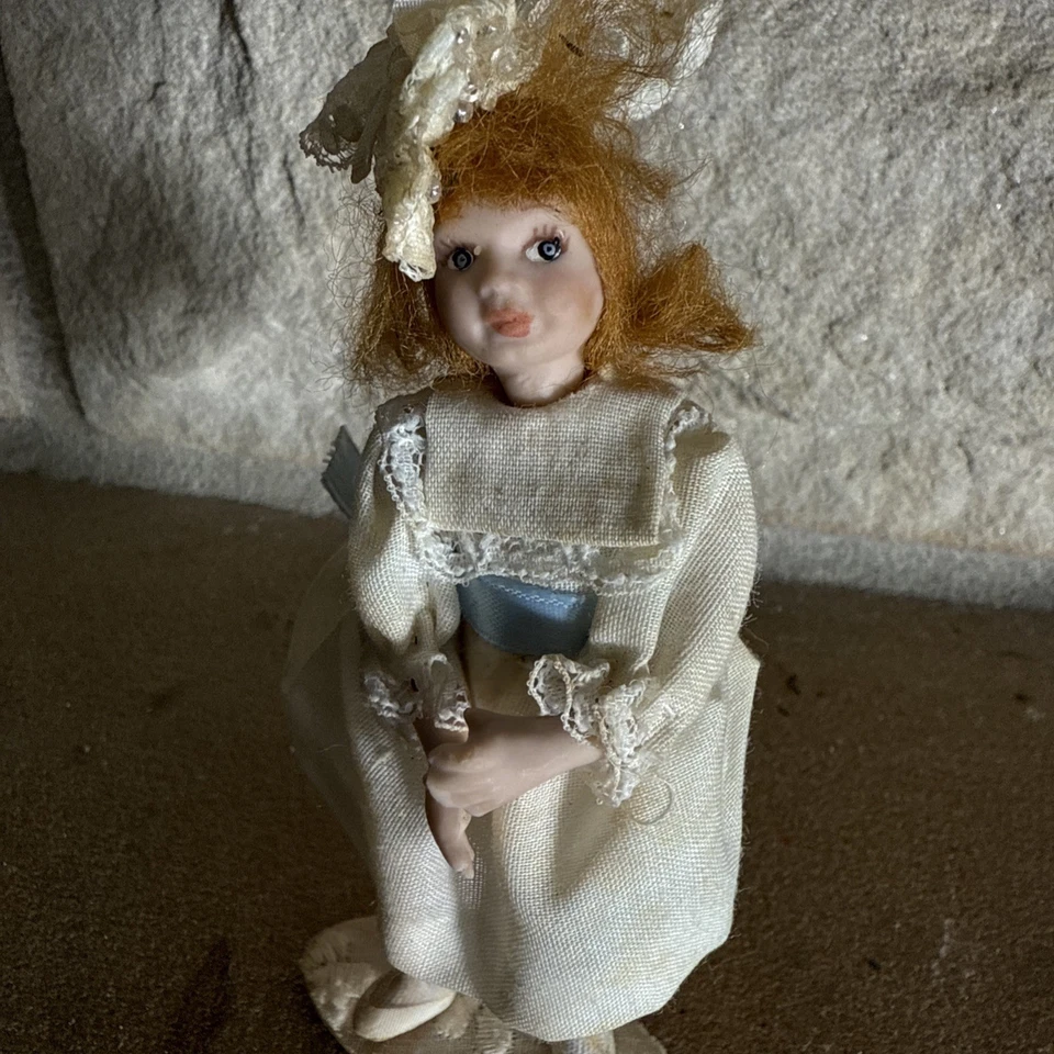 复古 Liz Staryk 瓷女孩娃娃娃娃娃娃娃娃娃娃 1:12 FLAWED — 第 2/4 张图片