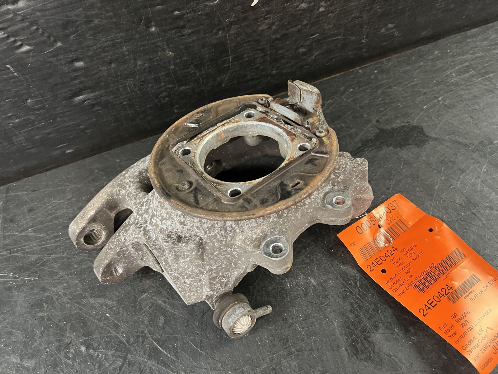 08-19 MASERATI GRANTURISMO REAR PASSENGER RIGHT AXLE STUB KNUCKLE