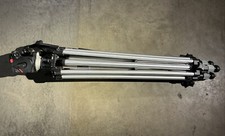 Manfrotto /Bogen 3046 Aluminum Tripod And 501HDV Fluid Head 028/LG11 3433