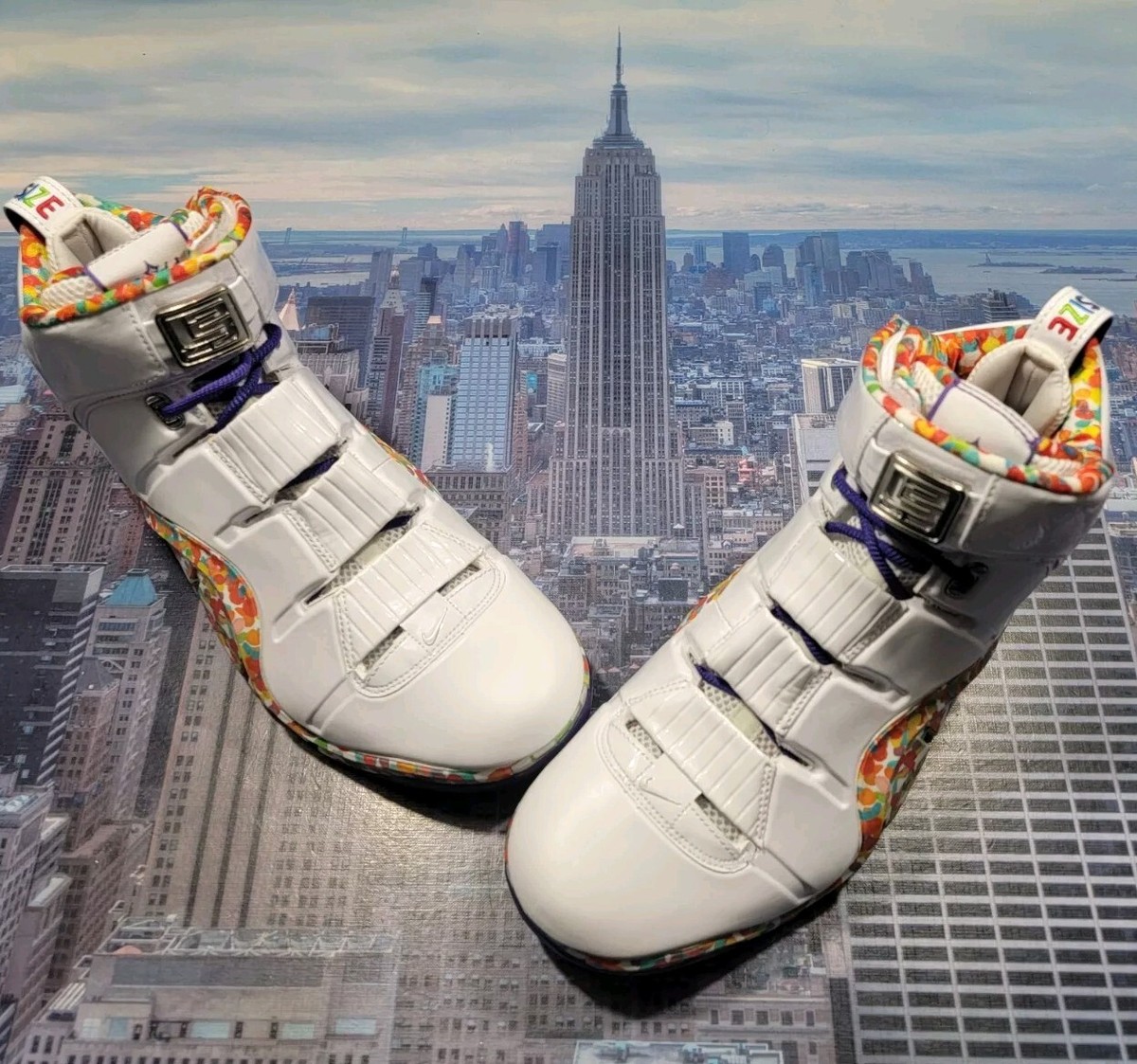 Nike Zoom LeBron IV 4 Fruity Pebbles White/True Red-Mean Green Sz