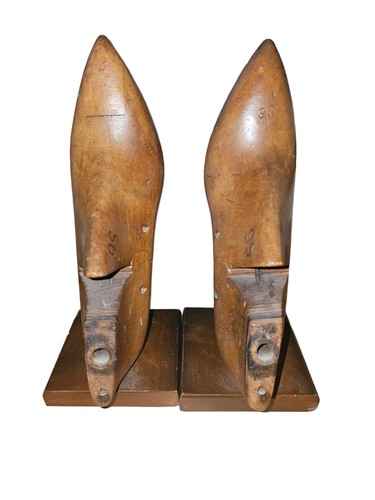 Vintage Mid Century 1958 Wooden Pair Cobbler Shoes Bookends - Picture 3 of 9