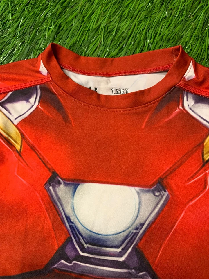 UNDER ARMOUR X MARVEL IRON MAN ORIGINAL BOYS CASUAL SHIRT JERSEY SIZE YOUNG L - Image 4 of 4
