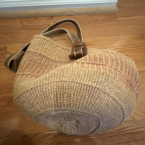 Vintage Woven Sisal Bucket Bag with Leather Strap - Picture 15 of 16