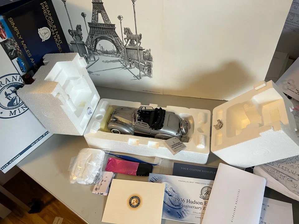 Franklin Mint Hudson Eight 1936 limited 25th Anniversary 1:24 OVP sehr selten - Bild 3 von 4