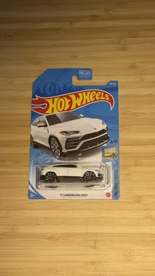Hot Wheels -  17 Lamborghini Urus - White - Factory Fresh