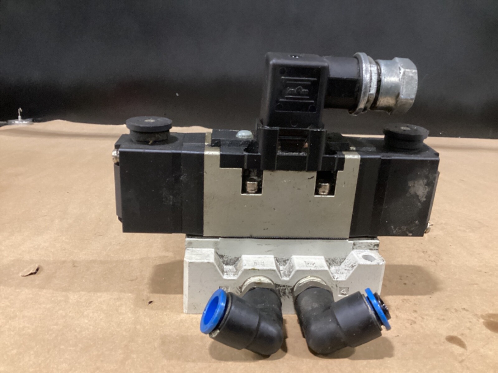 SMC Valve With Base #110F16