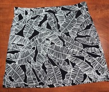 Rafaella Black and White Leaf Print Athletic Skort Size S EUC B103