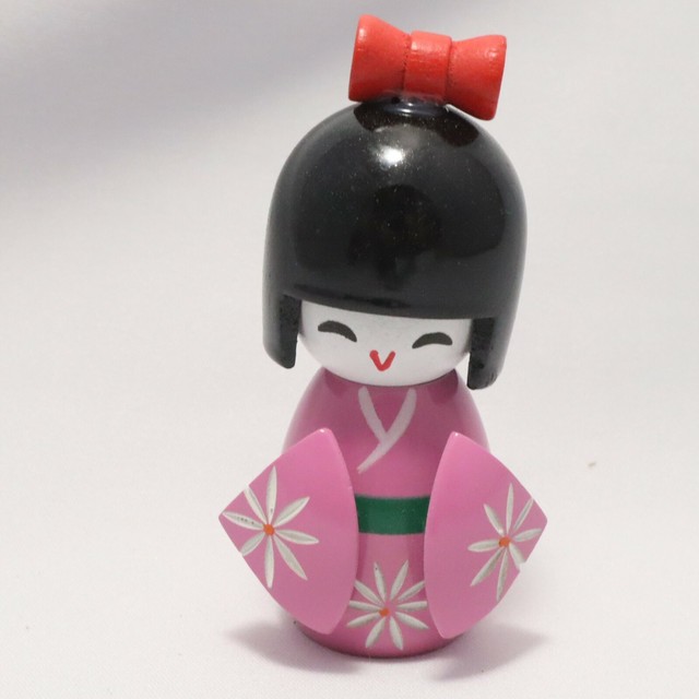 japanese kokeshi dolls