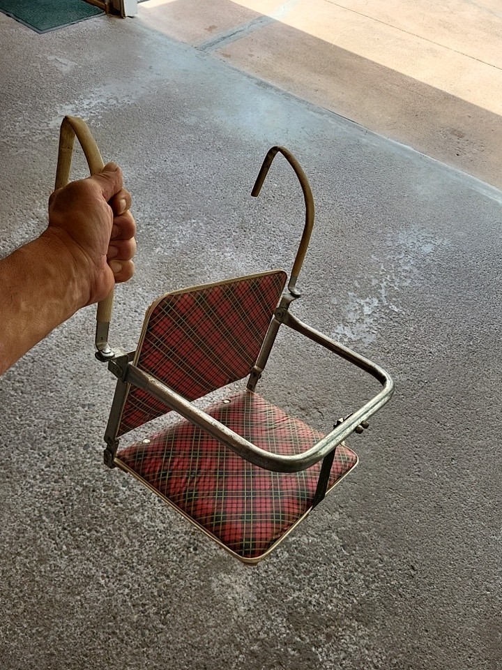 Early vintage baby car seat INTERNATIONAL MFG CO. Roxbury Massachusetts