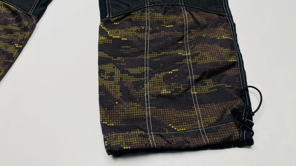 Pantalones de paintball negros con estampado Smart Parts para hombre XL 40x32 máscara de pistola elástica Foto 4 de 4