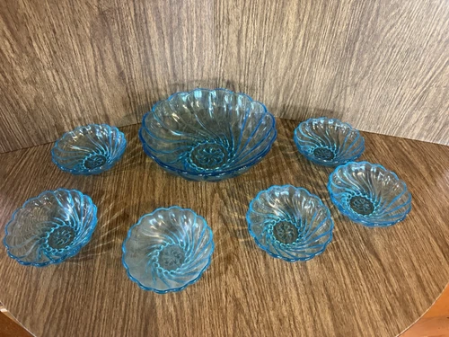 Vintage Hazel Atlas Capri Seashell Swirl 7 pc Salad - Berry Bowl Set Turquoise