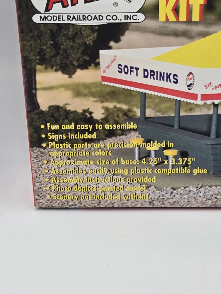 Atlas Refreshment Stand Kit - HO Scale Model Railroad Building - #715 - Image 2 of 4