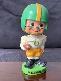 Nice Vintage OREGON WEBFOOTS (Ducks) Football Team "O" BOBBLE HEAD UO Japan