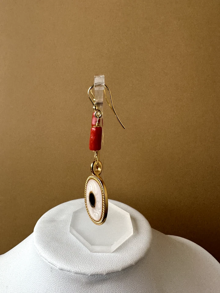 Orecchini in argento 925, vero corallo rosso mediterraneo e zamak laccato a mano - Immagine 4 di 4