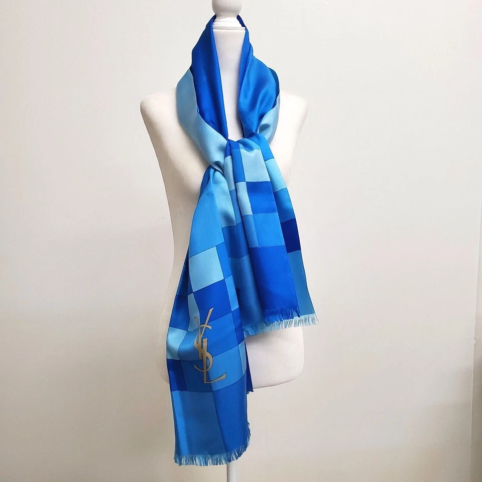 Bufanda de seda envolvente vintage años 70 80 YVES SAINT LAURENT YSL Majorelle azul a cuadros Foto 2 de 4
