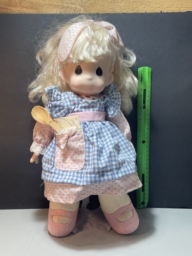 "1994" Precious Moments “Lori and Little Ginnie” Dolls (1082) no stands. - Picture 6 of 11