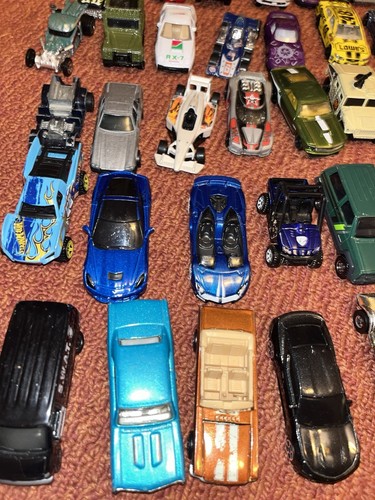 Bulk Lot of 114 Matchbox Die Cast Cars Vehicles Loose Various Makes and Models - Picture 3 of 14