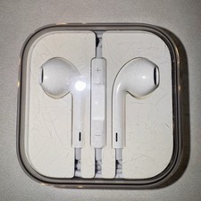 Apple EarPods Wired In-Ear Earbuds 3.5mm Jack White Volume Control Double