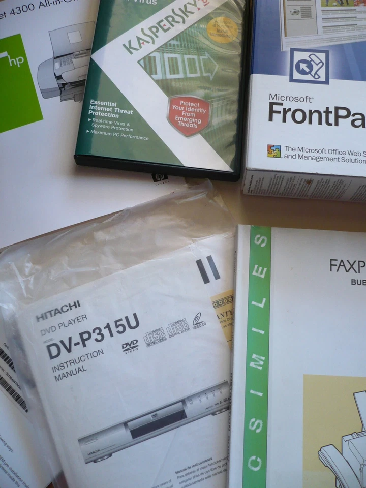 LOT, COMPUTER SOFTWARE FRONTPAGE, HP OFFICEJET SOFTWARE, VARIOUS VINTAGE MANUALS - Image 4 of 4