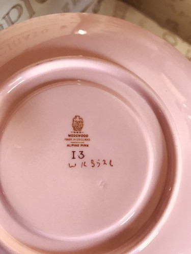 Wedgwood Bramble In Alpine Pink Soup Bowl And Saucer Under Plate - 4 Sets Avail. - Picture 6 of 8