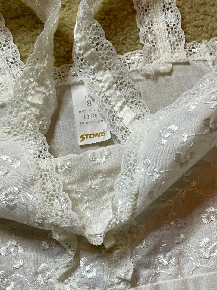 Vestido camisón vintage años 70 80 PIEDRA blanco EE. UU. sin cordones niñas con ojales 8 Foto 4 de 4