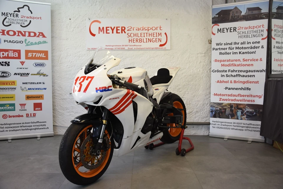 Honda Fireblade CBR 1000 RR SC59 Racebike - Bild 2 von 4