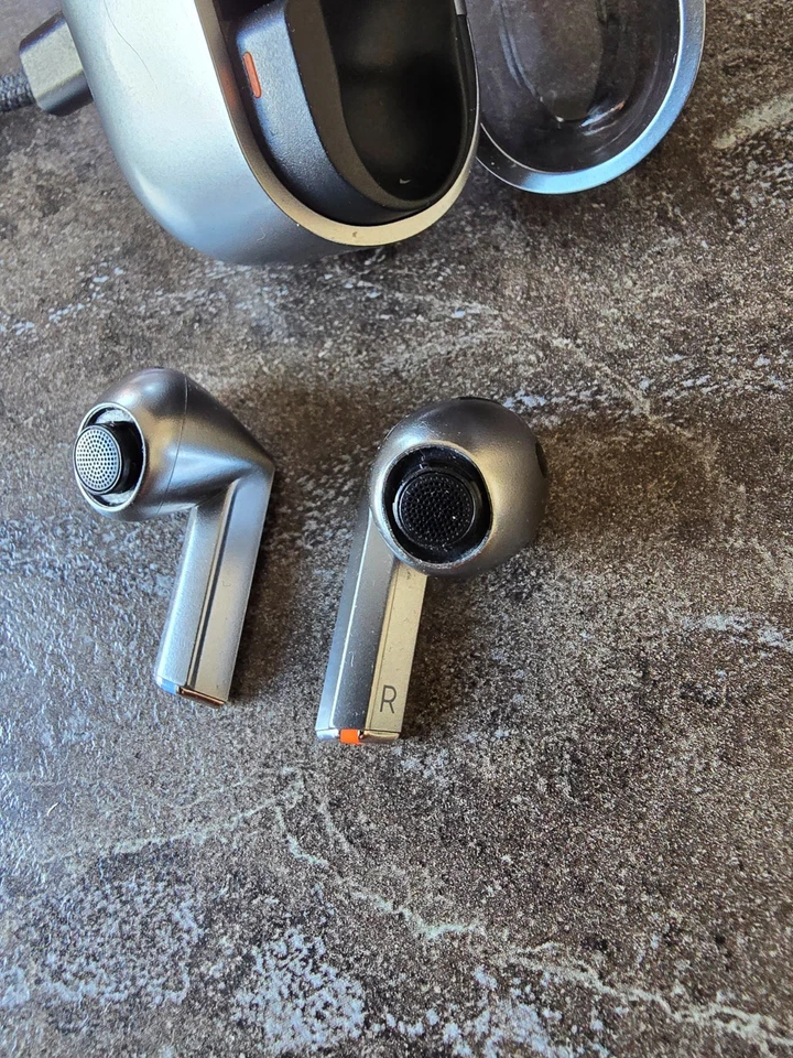 Samsung Galaxy Buds2 Pro - Phantom Black, photo 3 of 5