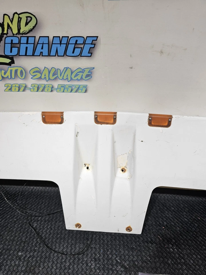 1988-1998 & 2000 LUND Moon Visor Chevrolet￼ GMC Suburban Yukon Silverado  - Image 3 of 4