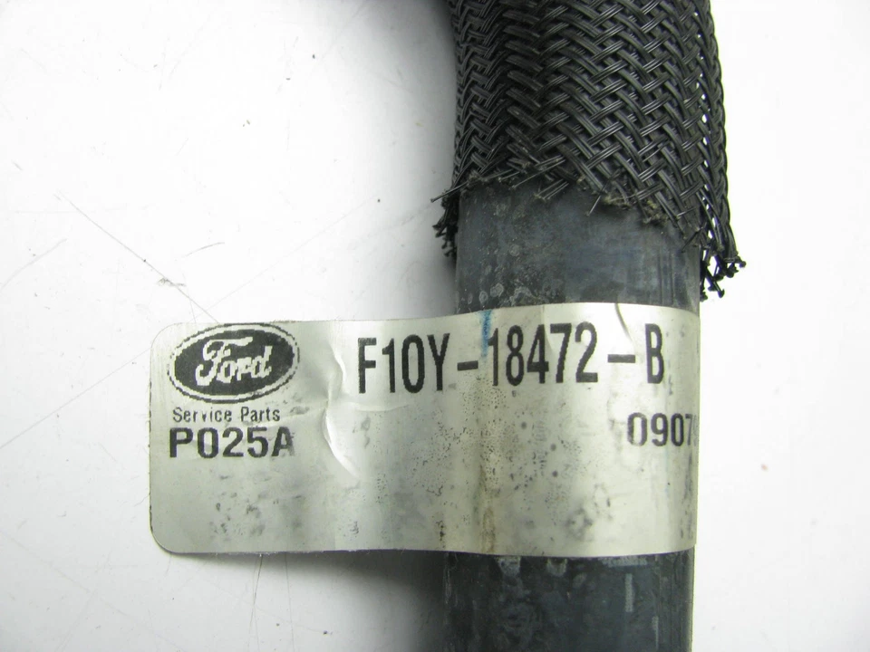NUEVO - OEM Ford F1OY-18472-B manguera de calefacción moldeada para climatización Foto 2 de 2