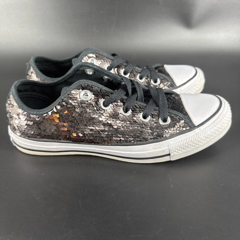 女式 6 码匡威 Chuck Taylor 低帮青铜/黑色亮片网球鞋 — 第 4/4 张图片