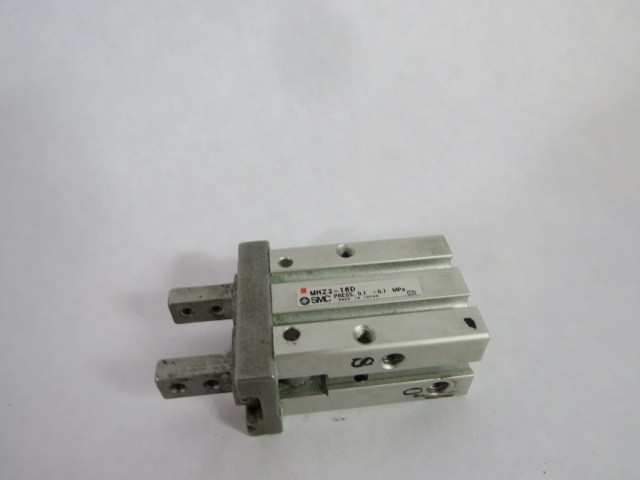 SMC MHZ2-16D Parallel Gripper Actuator 16mm Bore 6mm Stroke USED