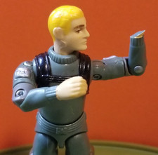 G.I. JOE 1983 ARAH SHORT FUZE Swivel Arms missing left hand on figurine