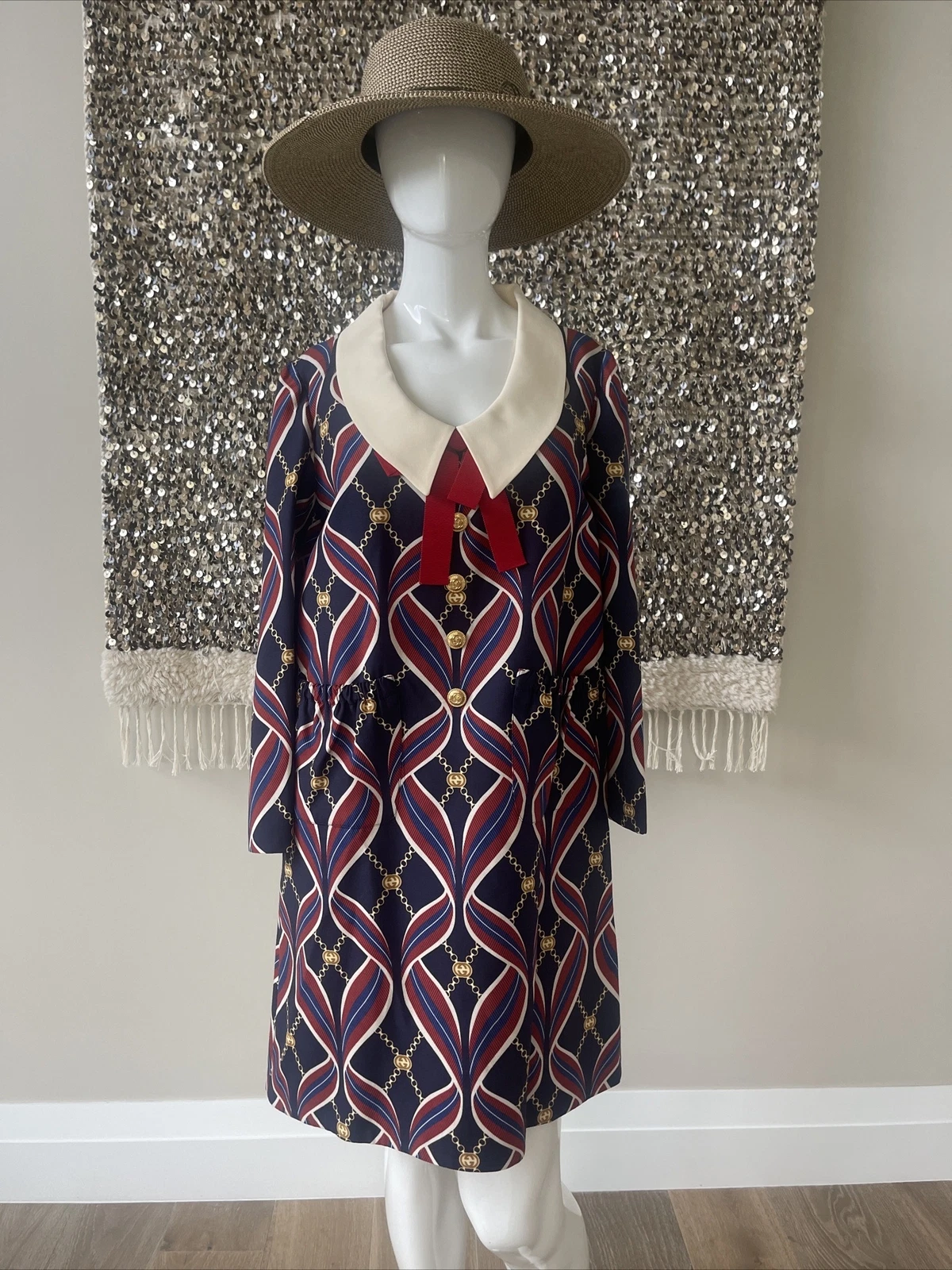 AUTH. GUCCI Red Flying Ribbon Print Cady Shift blue Dress 40 Nouveau